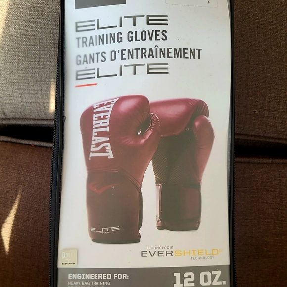 Everlast Maroon Boxing Gloves - Picture 3 of 5